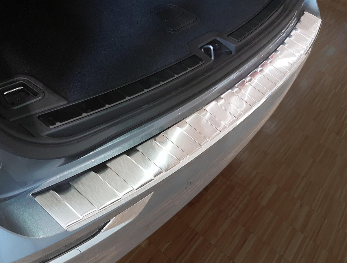Avisa bakfangerbeskytter til Volvo XC60 II / Silver Edition – krom børstet