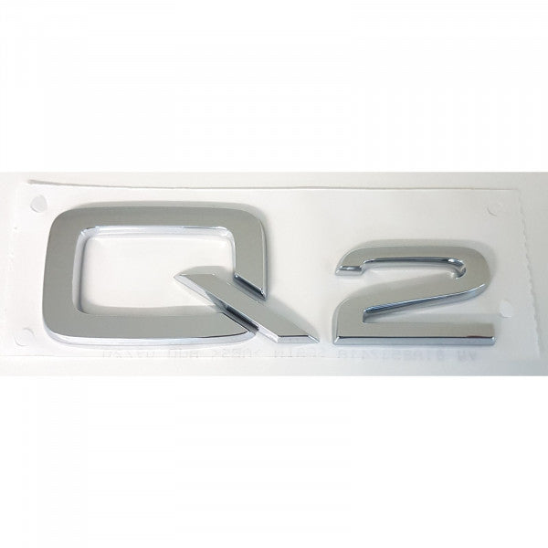 Emblem/logo til Audi Q2 Glossy Chrome i skinnende krom med perfekt passform og enkel montering