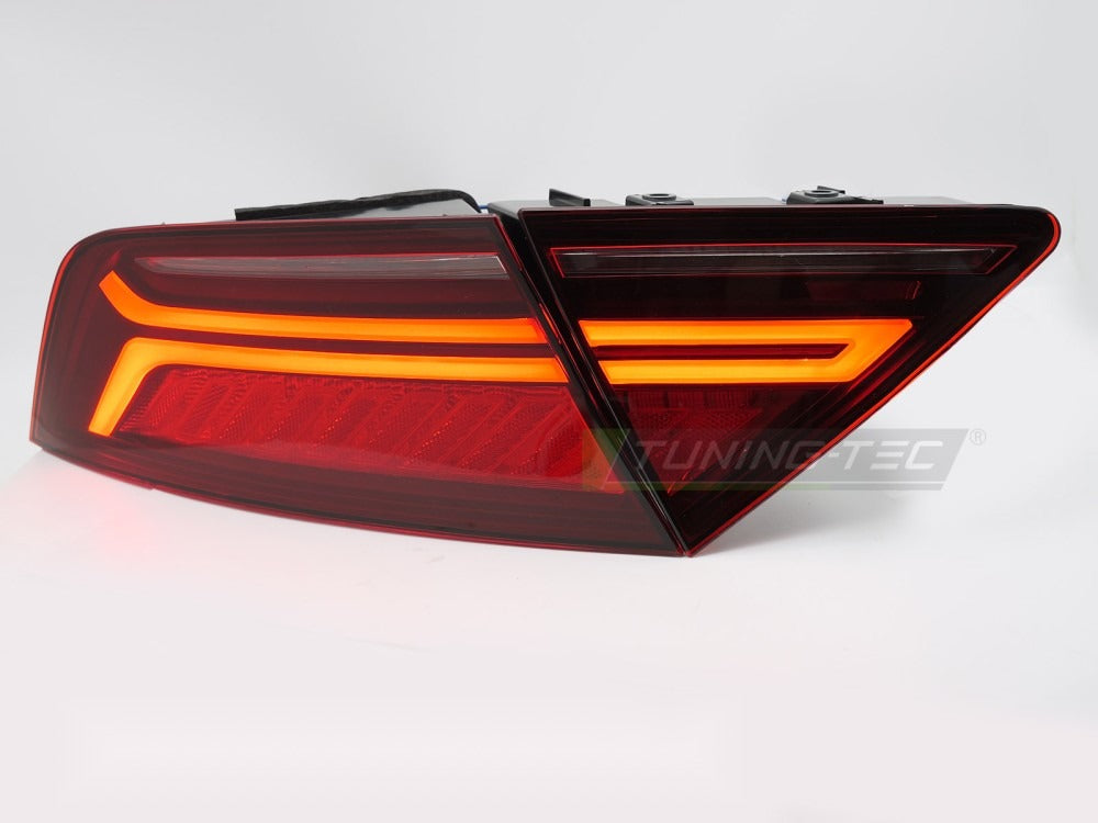 Nærbilde av LED-stripe og lampeglass på baklykt til Audi A7 4G Sportback 10-14
