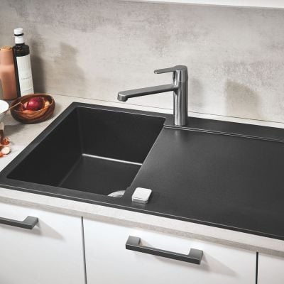Grohe K500 kjøkkenvask i svart granittkompositt med lang avrenning sett ovenfra