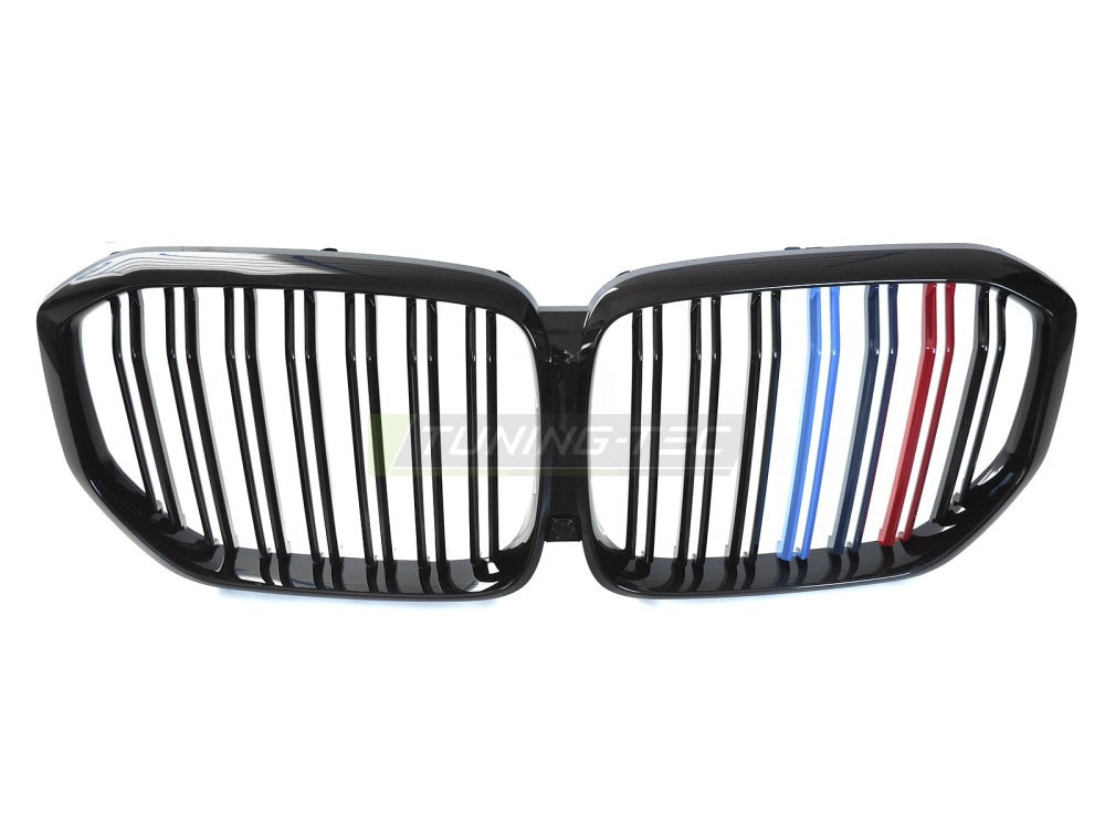 Detaljbilde av Grill X5 G05 19-22 blank sort/trefarget med lamellstruktur og BMW-nyrer.