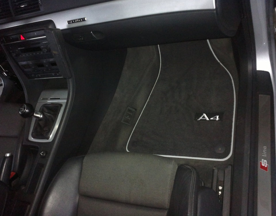 VAG OEM stoffmatter til Audi A4 (B6/B7) – antiskli underlag