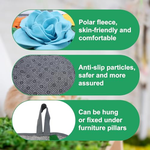 Snusematte i nærbilde viser lyseblått fleece-stoff, grå antiskli-overflate og hempe for oppheng eller feste.