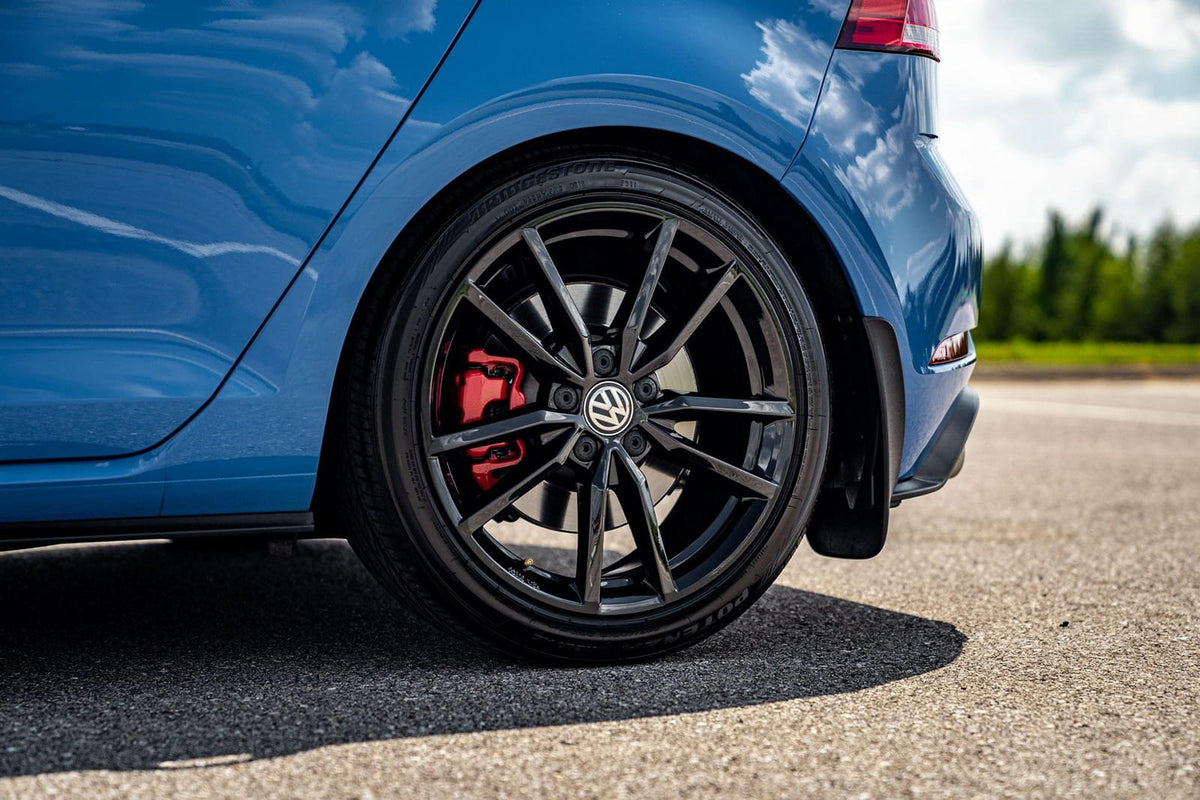 Skvettlapp Vw Golf VII GTI / sett 4 stk. (2012-2020) – ABS - nærbilde