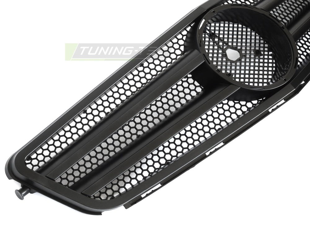Grill Mercedes C-Klasse W204 07-14 sett fra siden, struktur synlig.