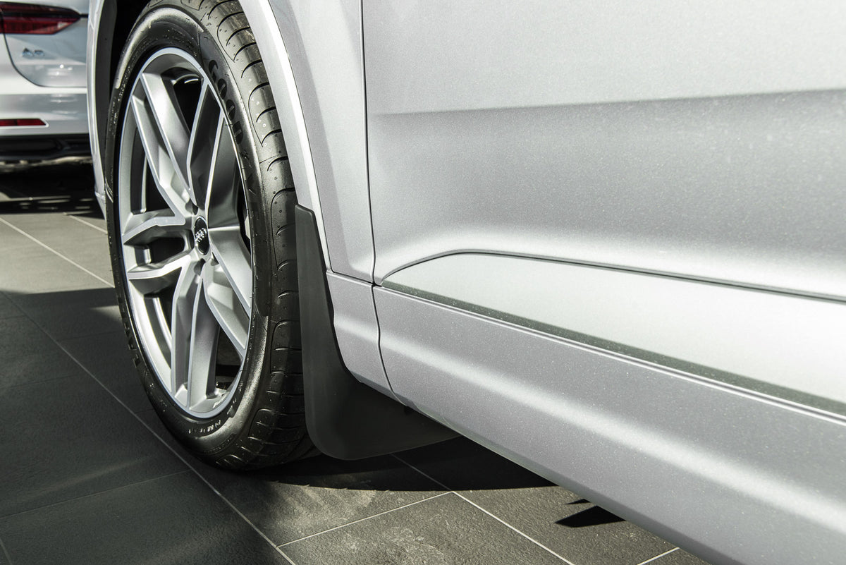 Ven-Tuning skvettlapp til Audi Q7 4M – svart plast