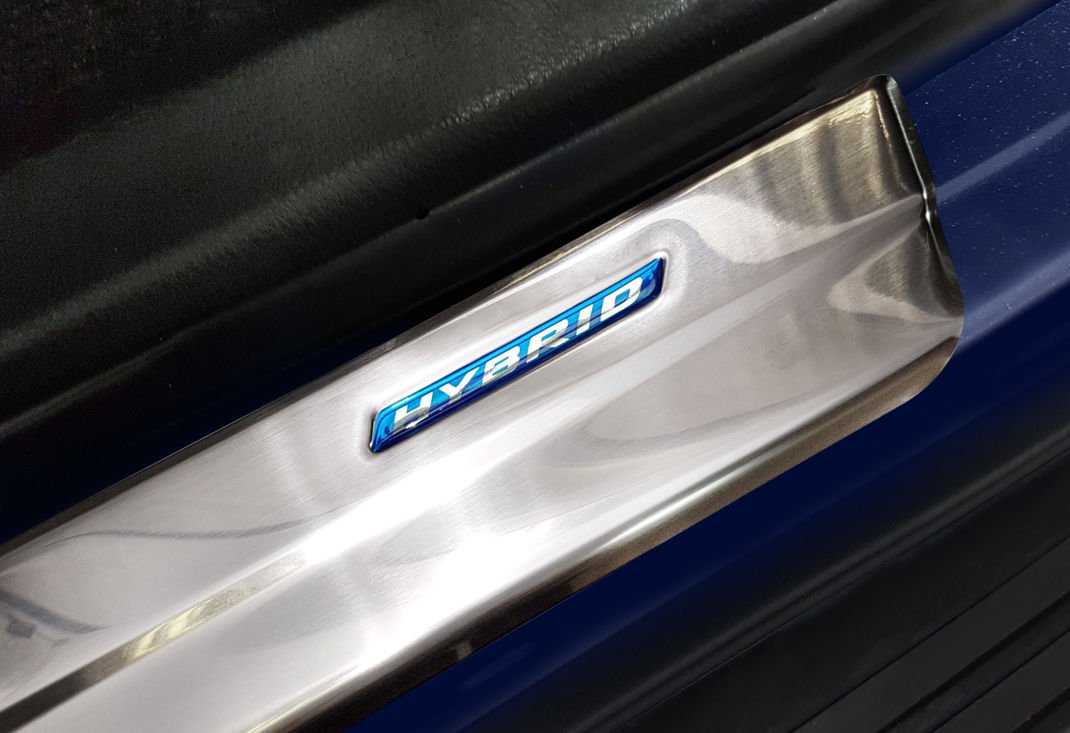 Avisa dørbeskytter til Toyota RAV4 V / RAV4 Plug-in Hybrid / Silver Edition – krom finish