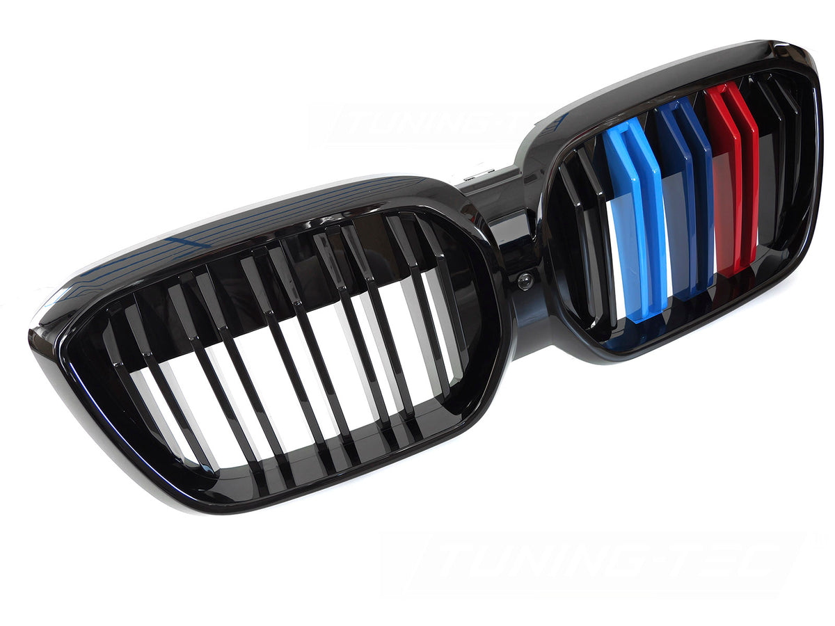 Grill til BMW iX3 G08 LCI 21-25 i blank sort/trefarget sett rett forfra på hvit bakgrunn.