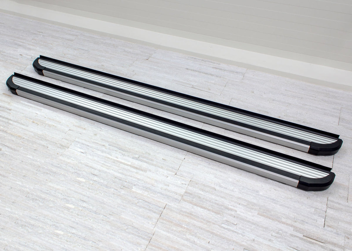 Stigtrinn Ventshield til Nissan X-Trail II (T31) i aluminium og ABS med monteringssett