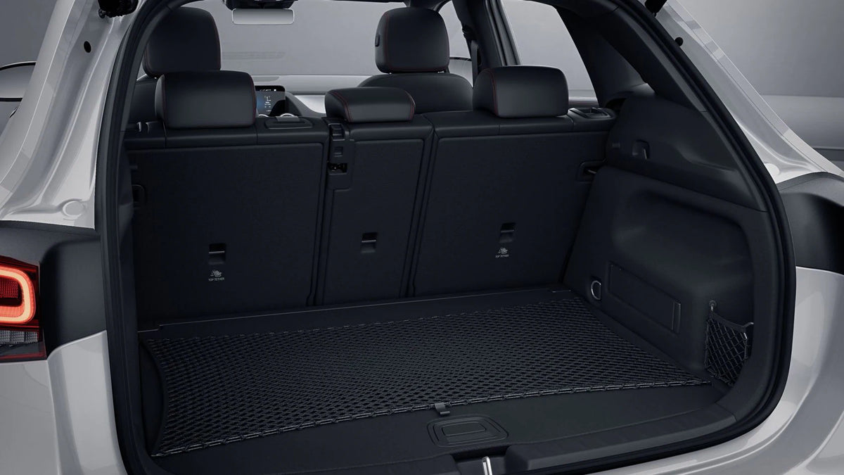 Bagasjeromsmatte Mercedes EQA (H243) / B-klasse (W247) / GLA (H247) (2021-) – 100% Polyester | Mercedes OEM - detalj