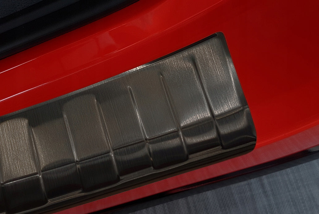 Bakfangerbeskytter Toyota Yaris IV (2020-) – rustfritt stål - detaljer