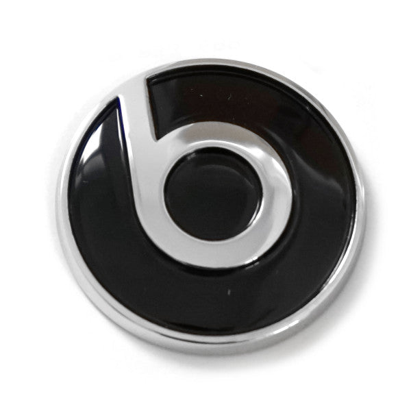 Emblem/logo til Vw Beats High-gloss Black / Glossy Chrome i ABS-materiale, montert på B-stolpe