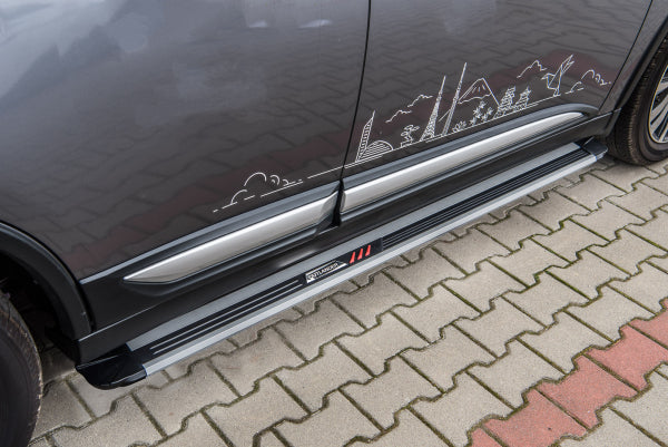 Stigtrinn fra Ventshield til Mitsubishi Outlander 2012-2022 i aluminium og svart/sølv