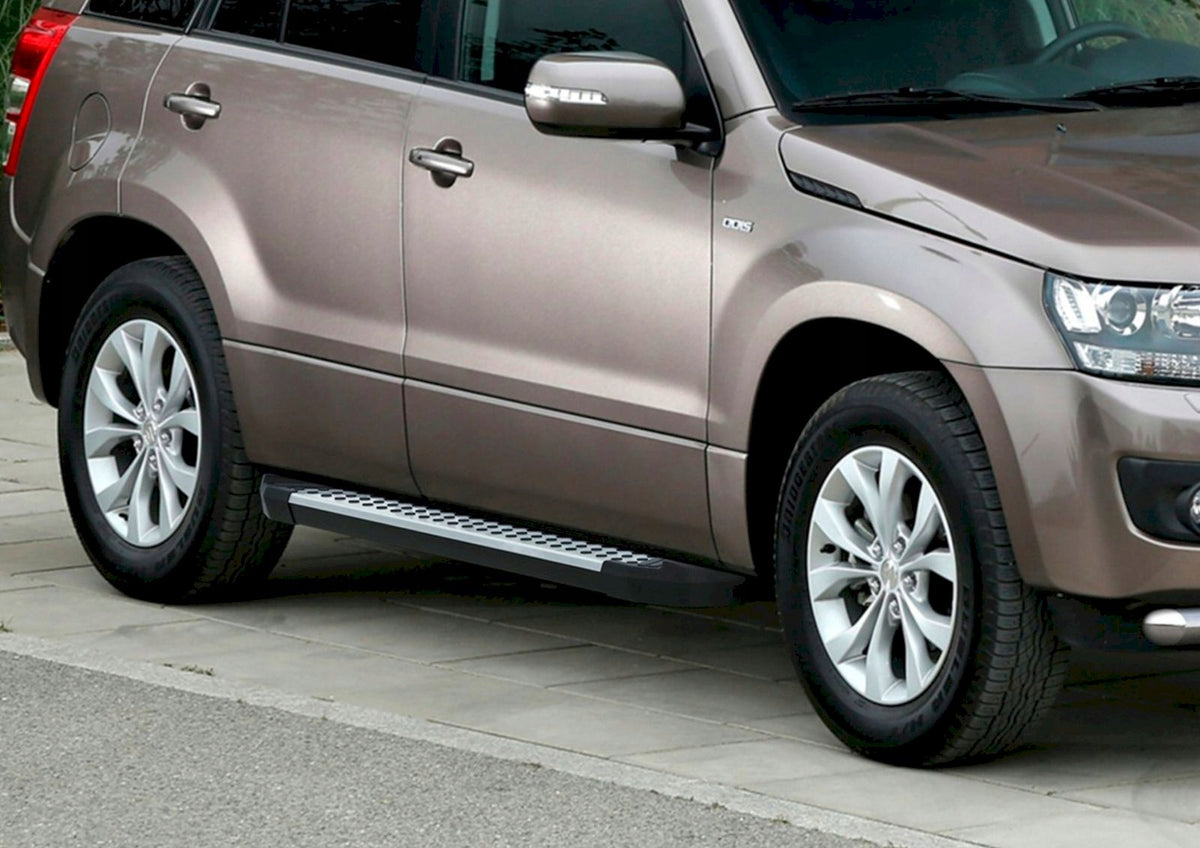 Stigtrinn Suzuki Grand Rival (2005-2016) - nærbilde