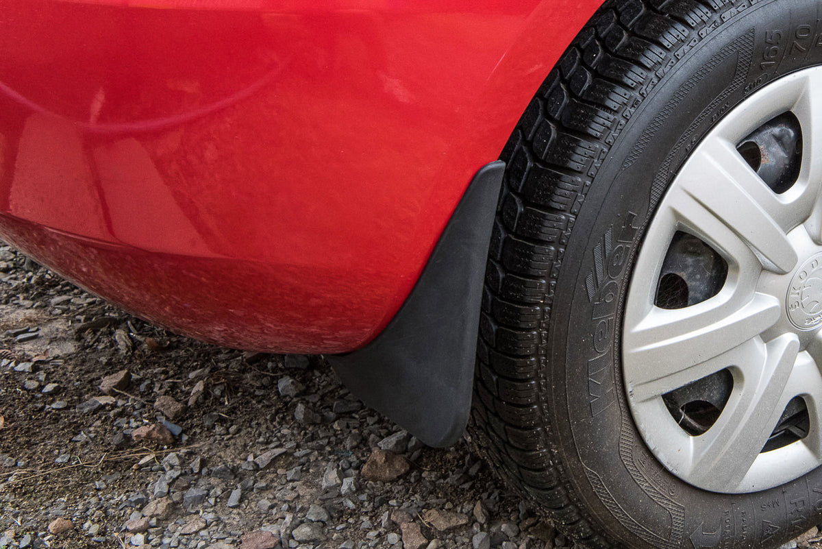 Ven-Tuning skvettlapp til Skoda FABIA II / ROOMSTER – svart ABS
