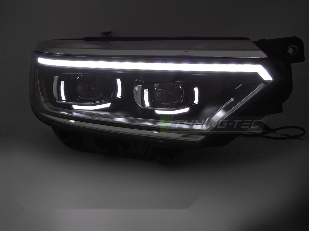 Nærbilde av LED-kjørelys (DRL) på frontlykt til VW Passat B8 14-19