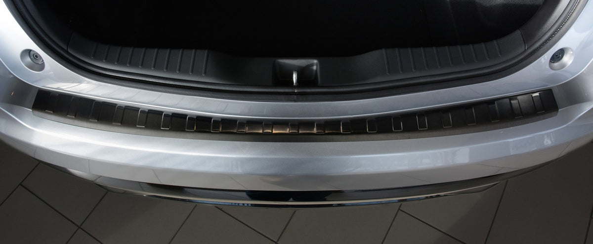 Avisa bakfangerbeskytter til Honda Civic IX hatchback (facelift) – svart børstet rustfritt stål