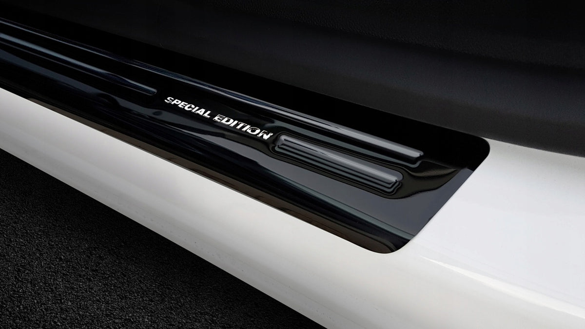 Avisa dørbeskytter til Opel Granland X – satin svart med Special Edition logo