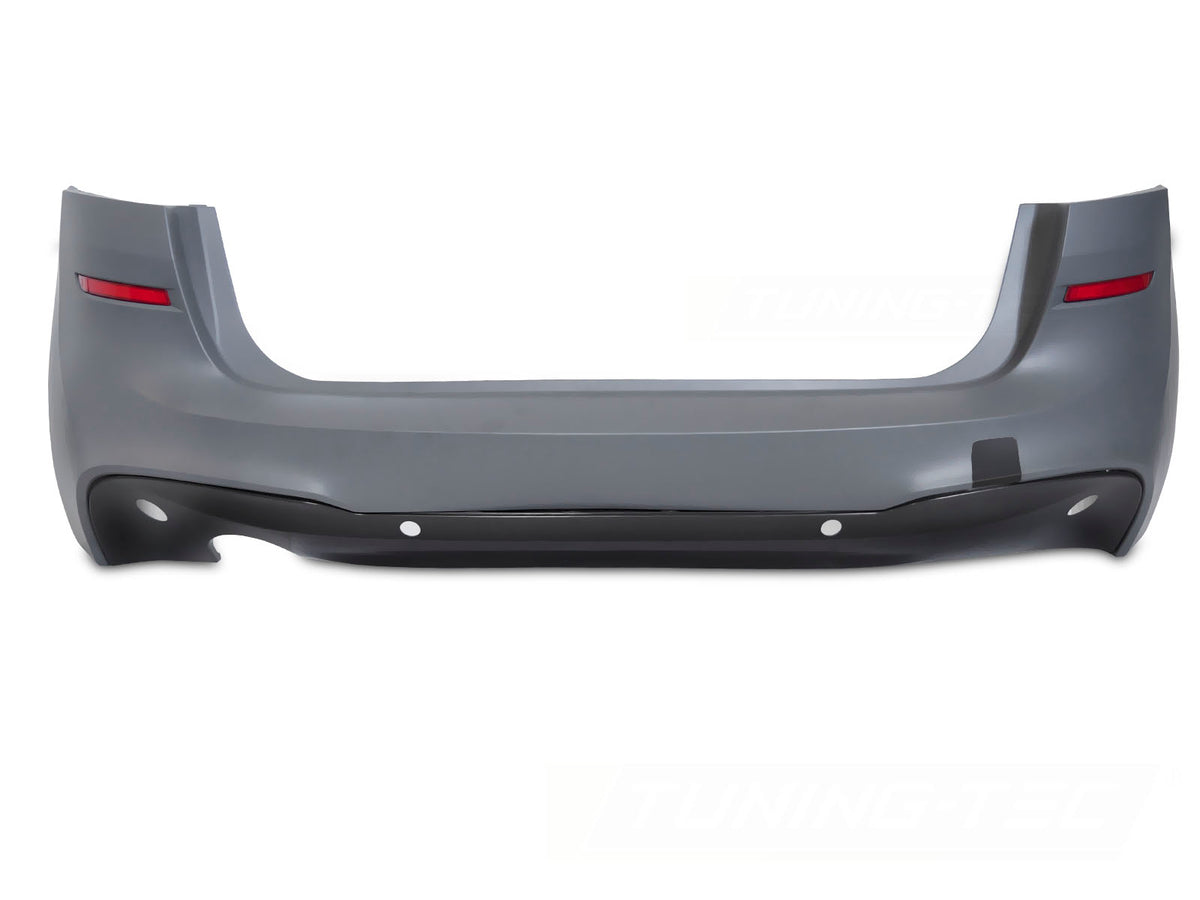 Bakfanger Sport Look PDC (Single Exhaust) til BMW F45 14-18 sett rett forfra på hvit bakgrunn.