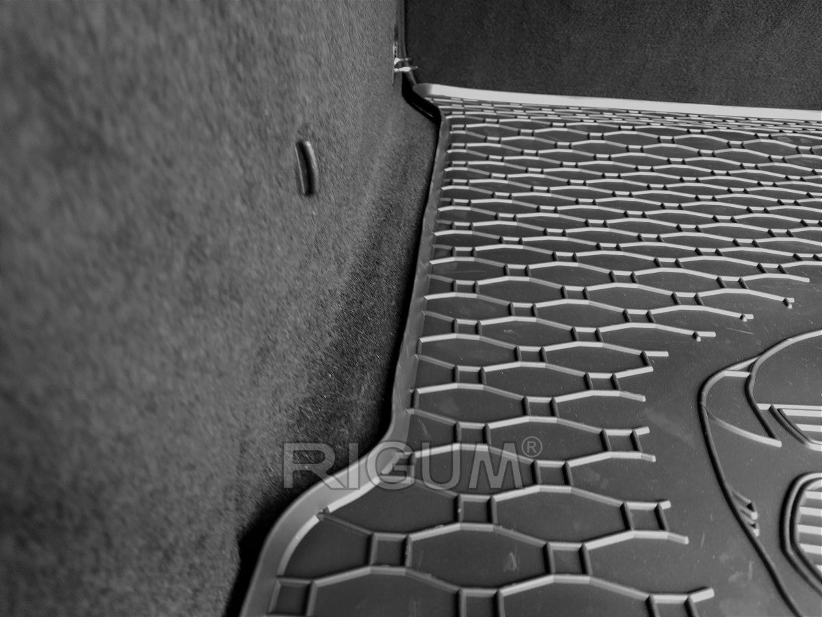 Rigum bagasjeromsmatte til Ford Mondeo IV – med 10 mm sidekanter