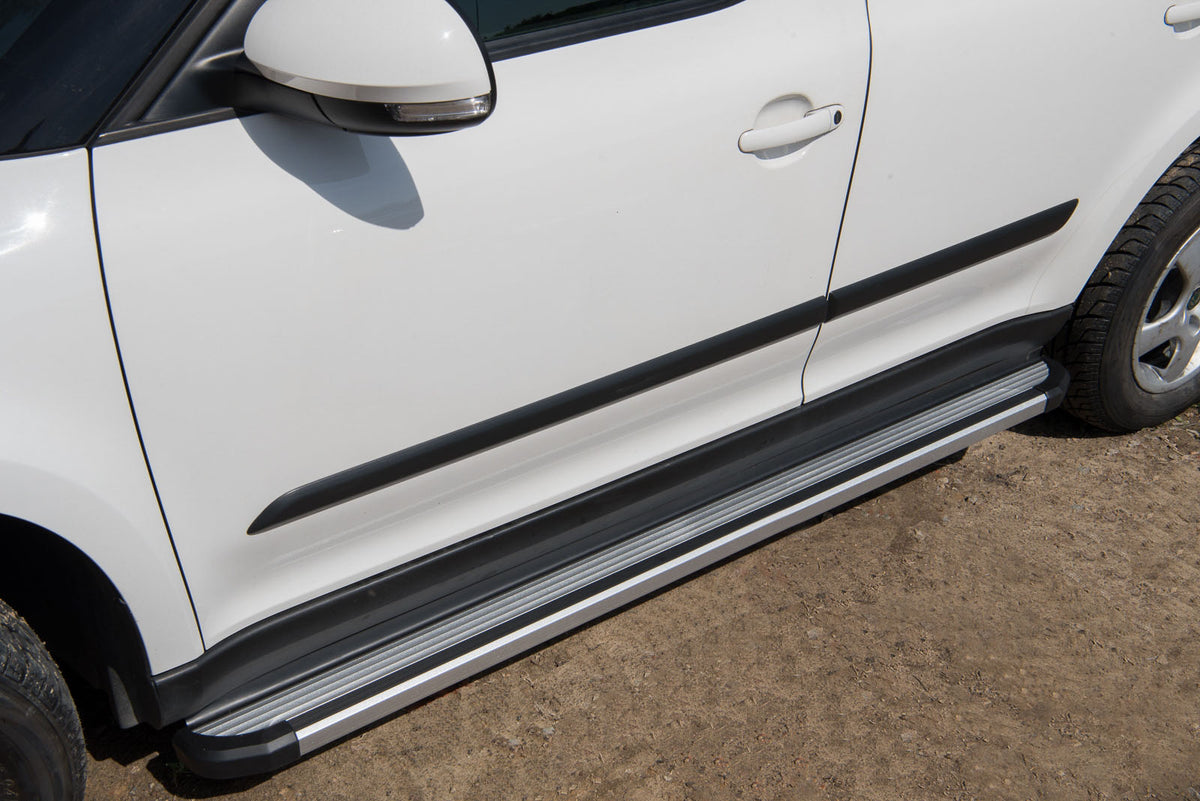 Stigtrinn fra Ventshield til Skoda Yeti 2013-2017 i aluminium og ABS med monteringssett