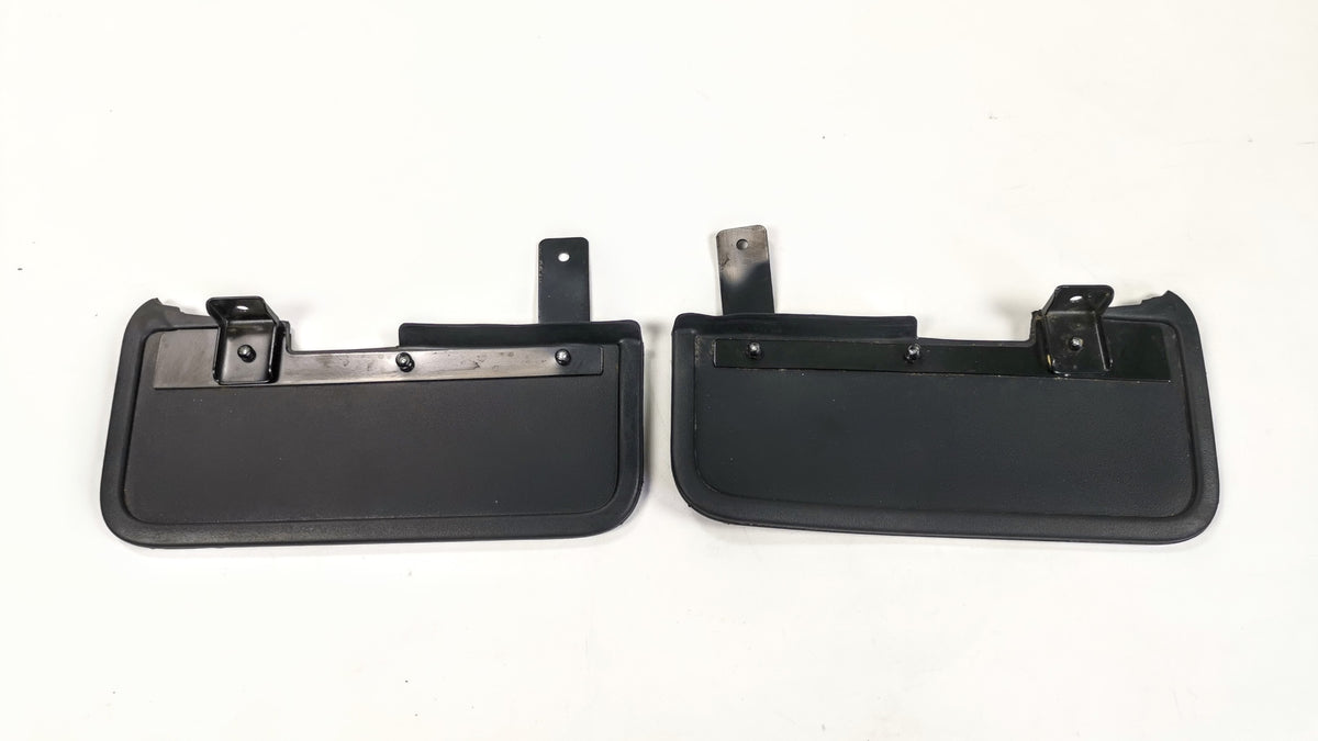 Skvettlapp Vw T5 / T6 / Black - sett 2 stk. – ABS Automotive | VAG OEM - nærbilde