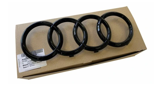 Emblem Audi Black Glossy - nærbilde