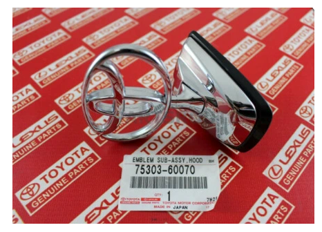 Emblem Toyota Land Cruiser J100 Panser - nærbilde