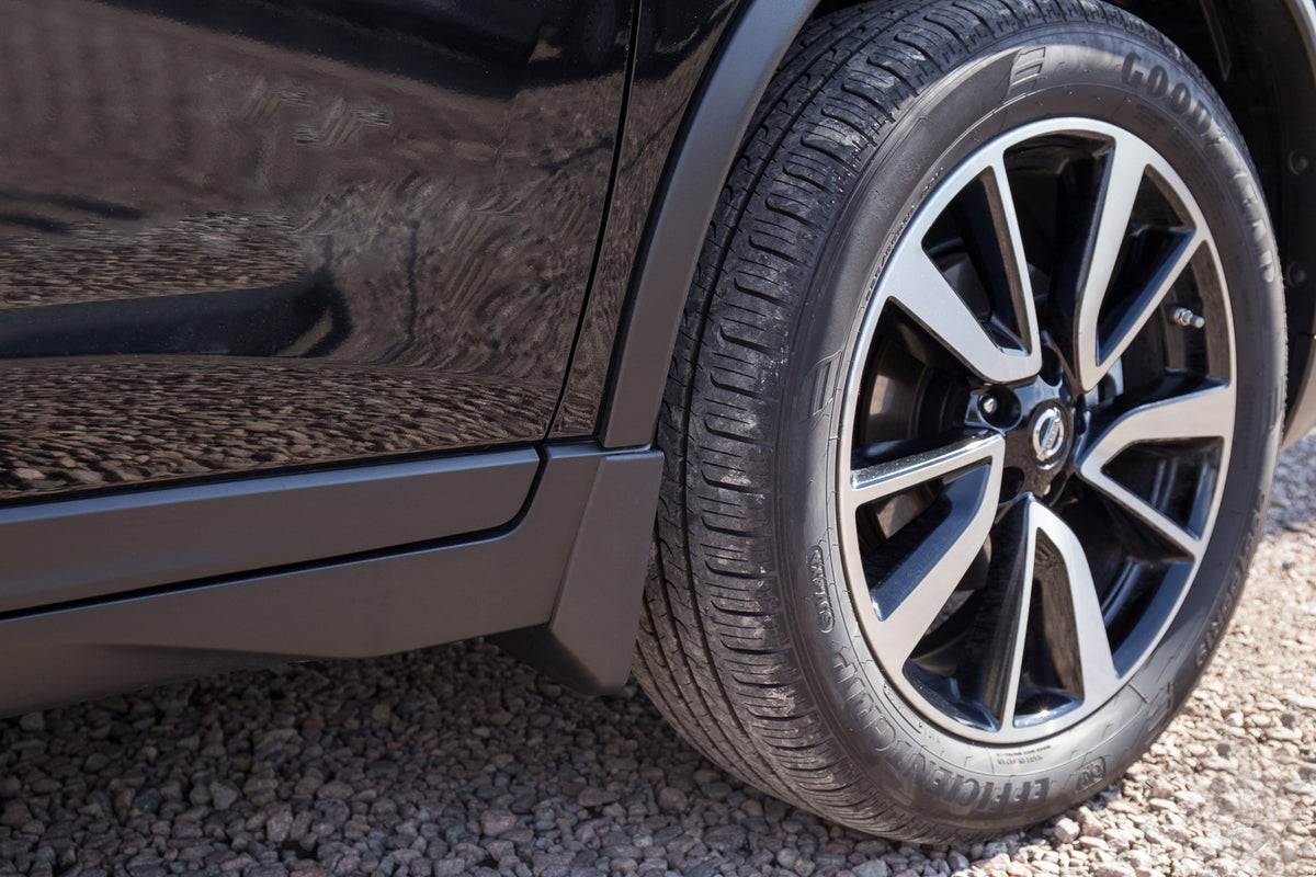 Ven-Tuning skvettlapp til Nissan X-Trail III (T32) / sett 4 stk. – svart farge