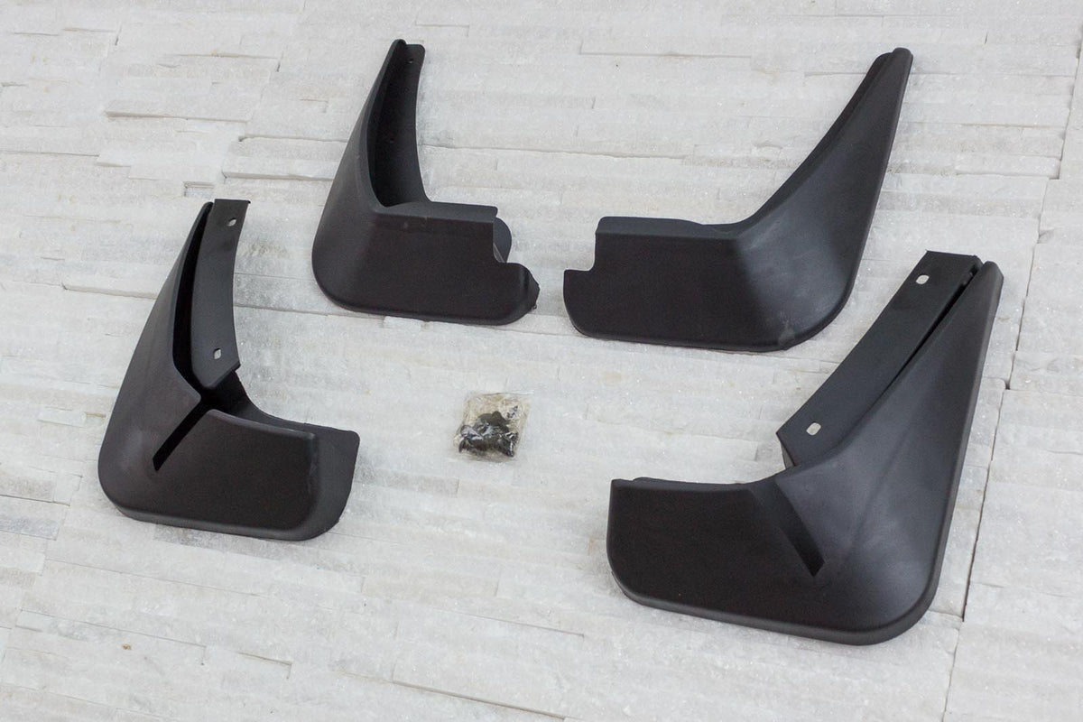 Ven-Tuning skvettlapp til Ford Fiesta Mk6 Sedan – svart ABS