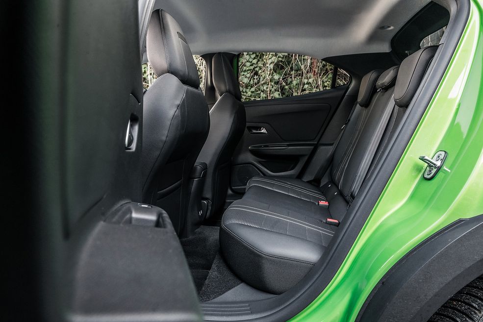 PSA OEM stoffmatter til Opel Mokka-e – brodert logo og sklisikker bakside
