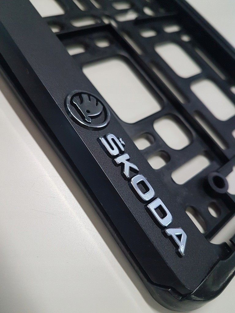 Emblem Skoda 3D logo VRS - sett bakfra