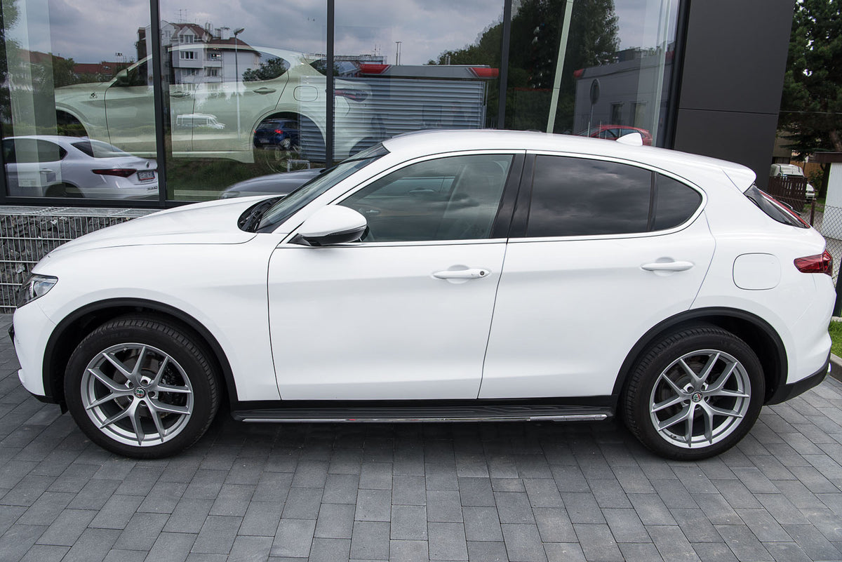 Stigtrinn Alfa Romeo Stelvio Ventshield (2016-2025) - sett forfra