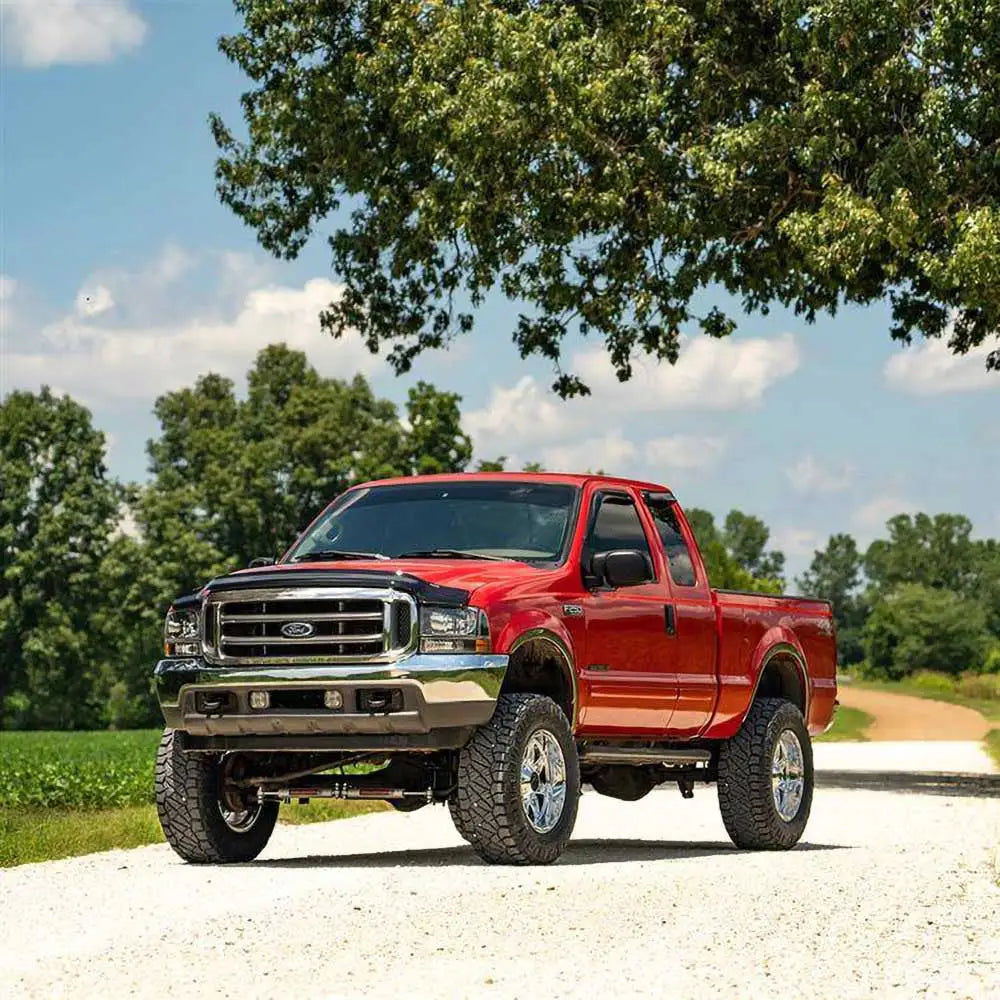 8’’ Hevesett fra Rough Country - Passer til Ford F250 08-10
