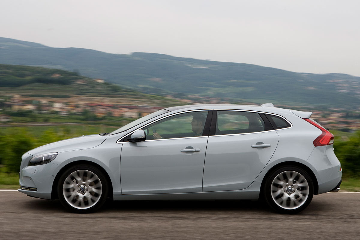 Skvettlapp Volvo V40 (2012-2019) – ABS - nærbilde