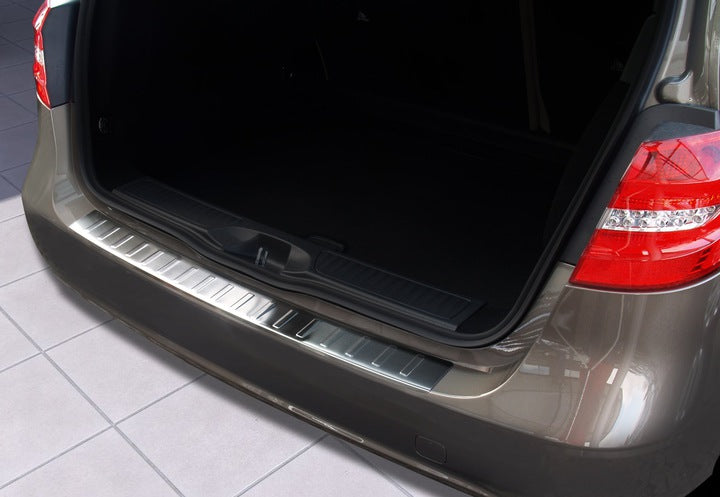 Avisa bakfangerbeskytter til Mercedes B-Klasse Electric Drive / B-Klasse W246 – rustfritt stål børstet