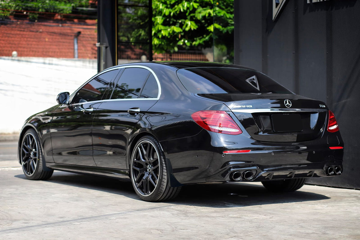 Ven-Tuning skvettlapp til Mercedes E (W213) AMG / Black - sett 4 stk. – ABS Automotive