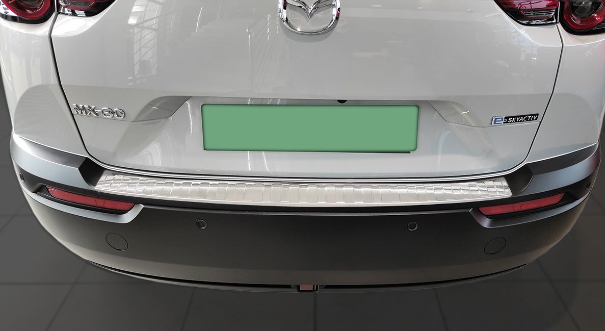 Bakfangerbeskytter Mazda MX-30 (2020-) – Rustfritt stål - nærbilde
