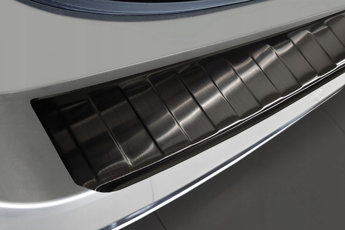 Bakfangerbeskytter Toyota Corolla XII Touring Sports (2019-) – rustfritt stål - nærbilde