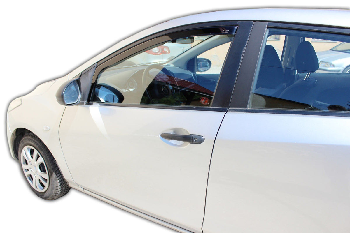 Heko vindavviser til Mazda 2 – sort transparent finish
