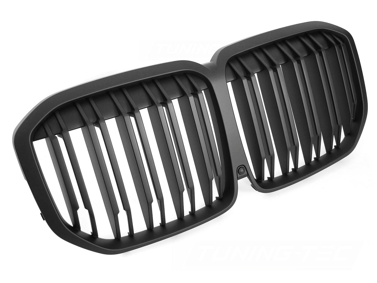 Grill til BMW X7 G07 18-22 i matt sort sett rett forfra på hvit bakgrunn.