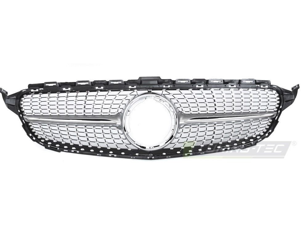 Detaljbilde av Grill C-Klasse W205 18-23 sølv/krom med lamellstruktur og emblemfeste.