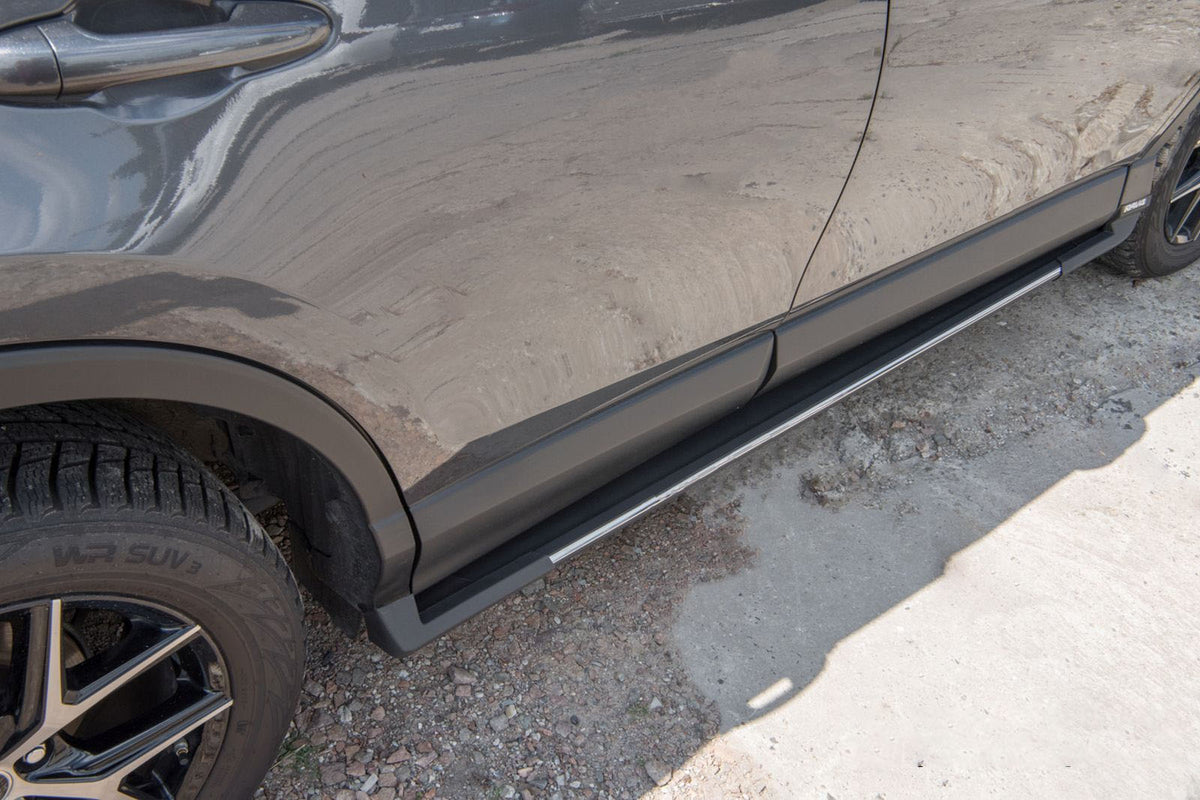Stigtrinn fra Ventshield til Toyota RAV 4 2013-2019 i aluminium og svart/sølv