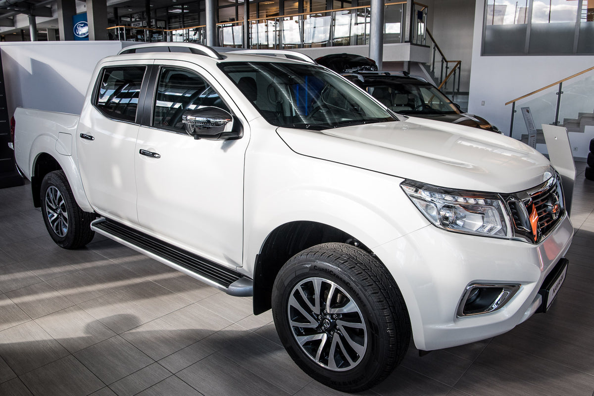 Takrails Nissan Navara IV (NP300) Ventshield (2014-2022) - sett forfra