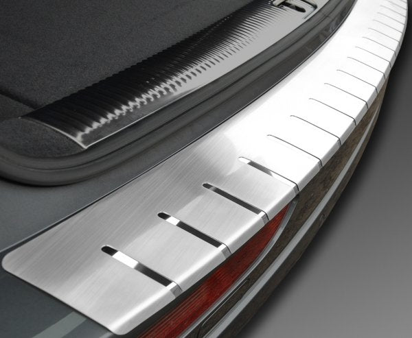 Alufrost bakfangerbeskytter til Skoda Superb III Stasjonsvogn / Chrome – rustfritt stål