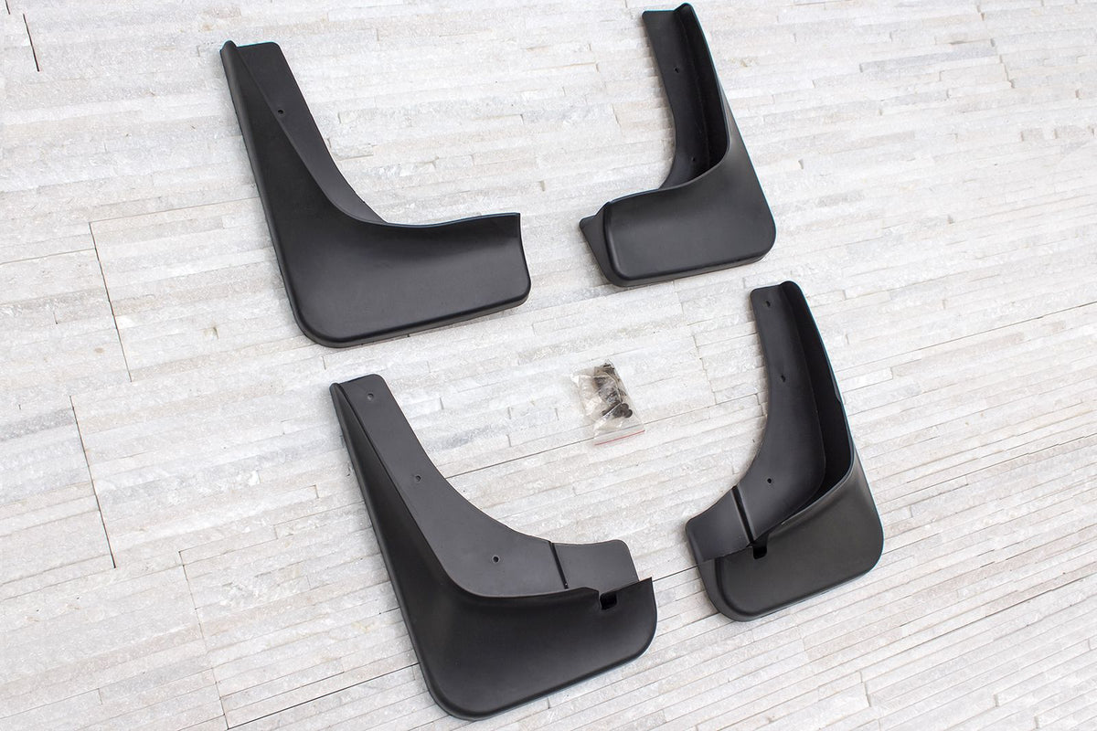 Ven-Tuning skvettlapp til Mitsubishi Outlander II – svart