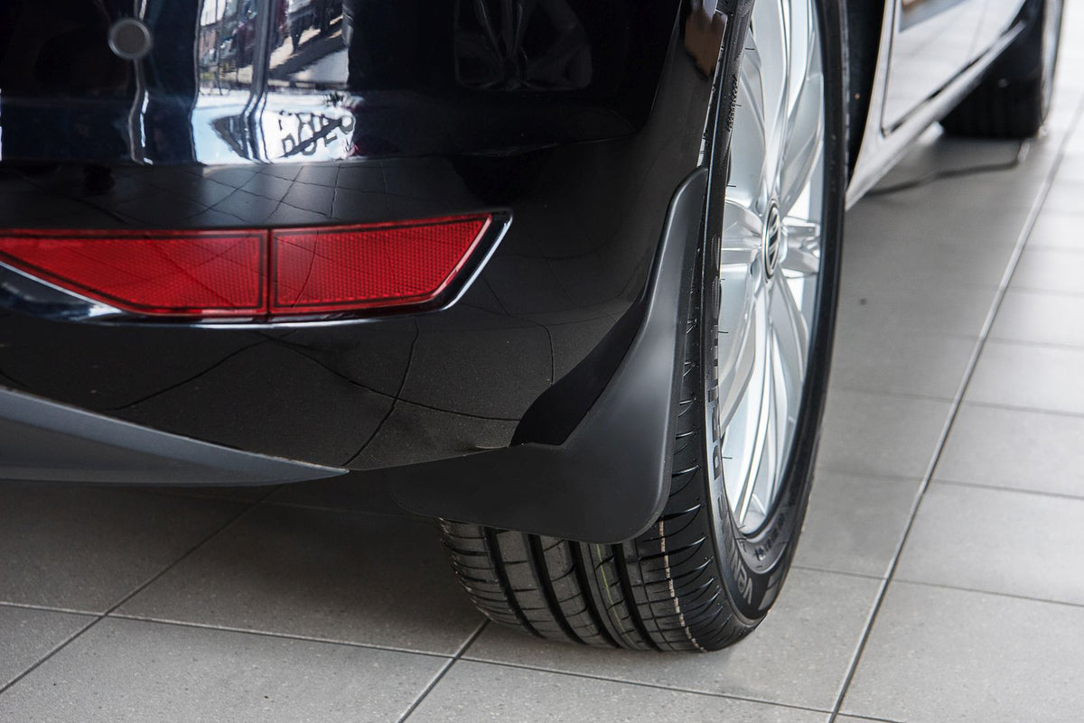 Ven-Tuning skvettlapp til Vw Touran II – svart ABS-materiale