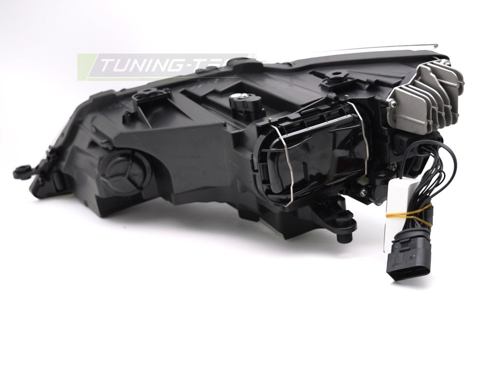 Frontlyktsett Seat Leon III 5F 12-16 sett fra siden med synlig profil