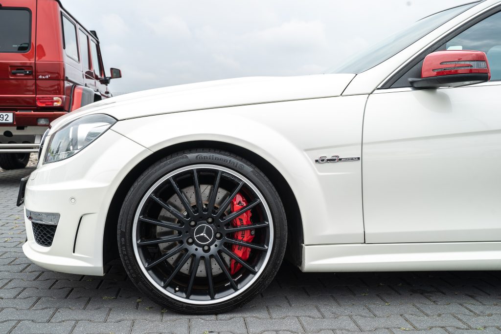Emblem Mercedes 6.3 C (W204) Sport Chrome & Black Edition - sett forfra