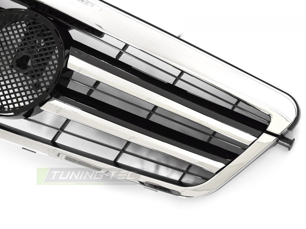 Grill Mercedes E-Klasse W212/S212 09-13 sett fra siden, struktur synlig.